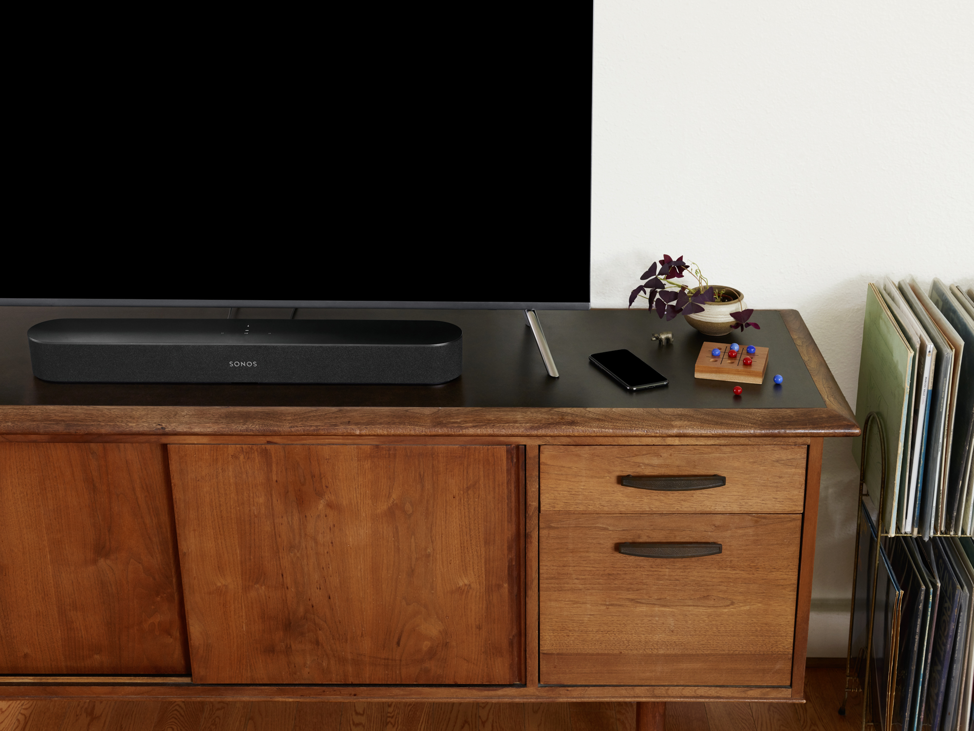 sonos-beam-tv-lifestyle sonos-beam-tv-lifestyle