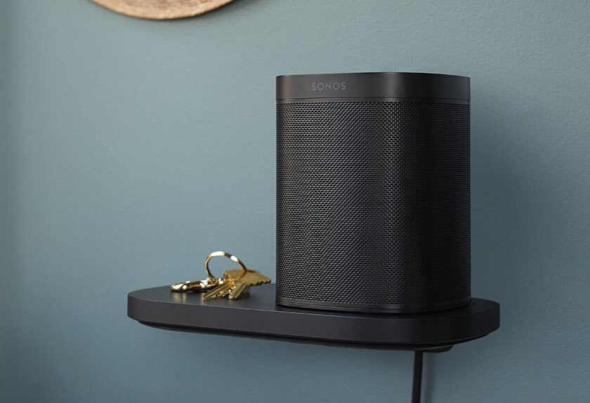 Sonos-One-Shelf-Lifestyle