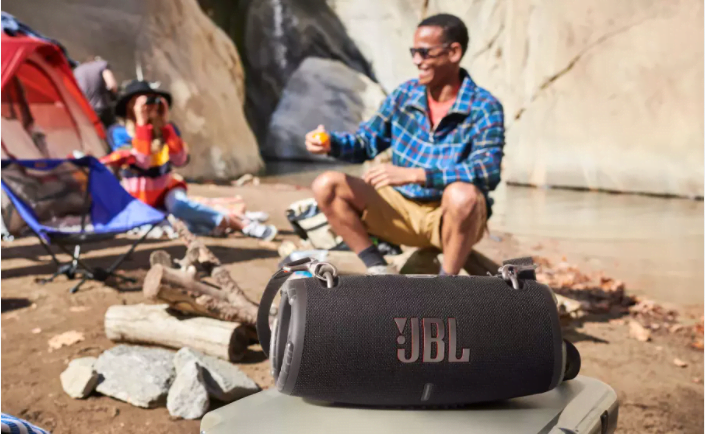 JBL Xtreme3 beach
