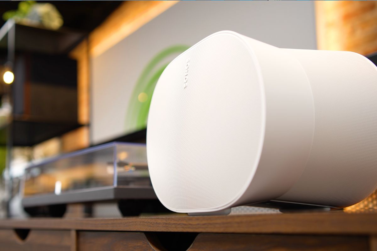 Sonos-Era-300-Review-Hero-Turntable
