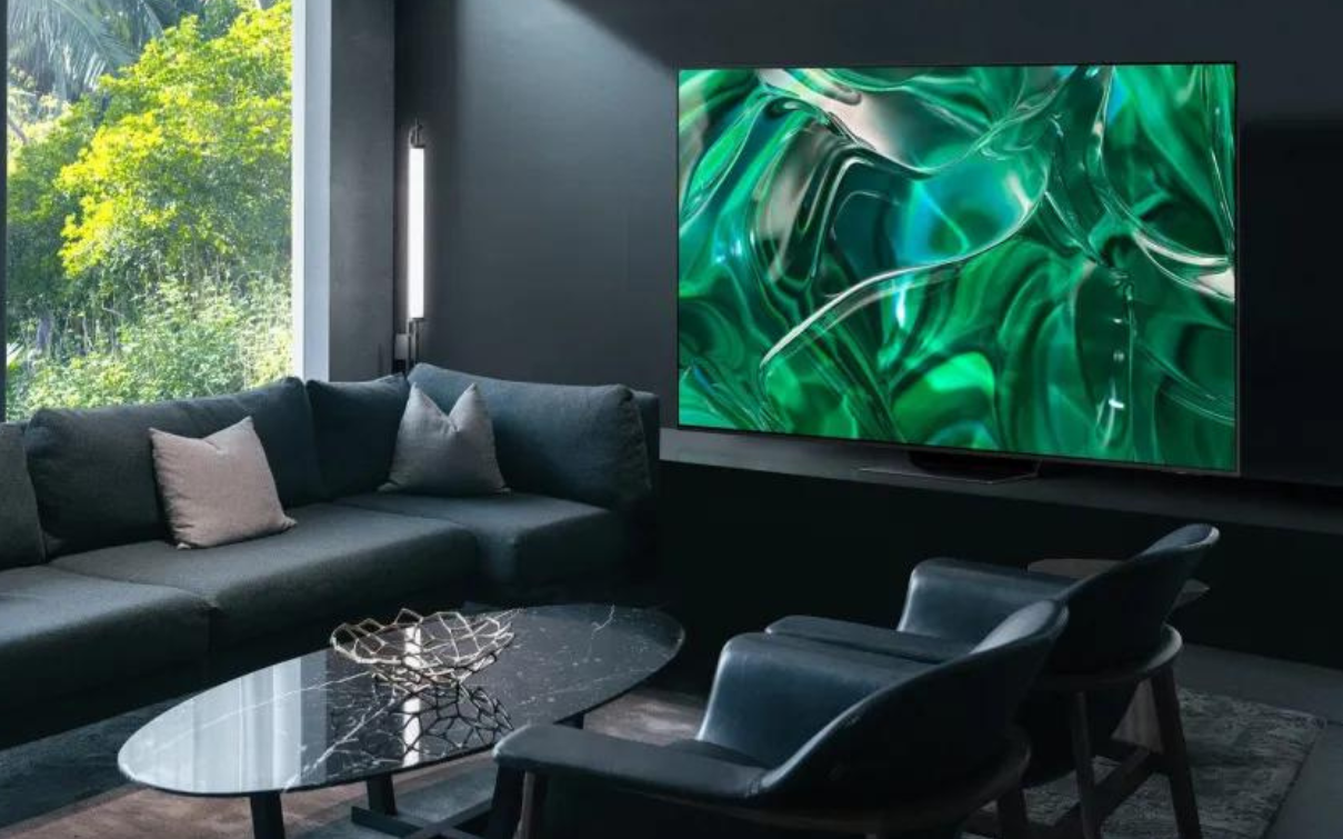 Samsung QLED TV Lifestyle Image